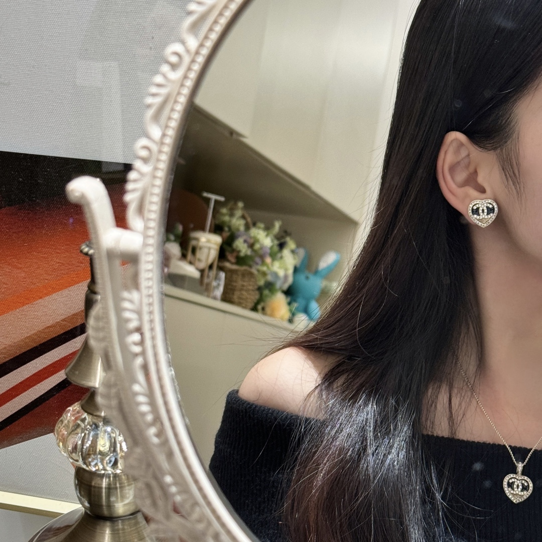 Chanel Jewelry Earring Necklaces & Pendants Black Vintage