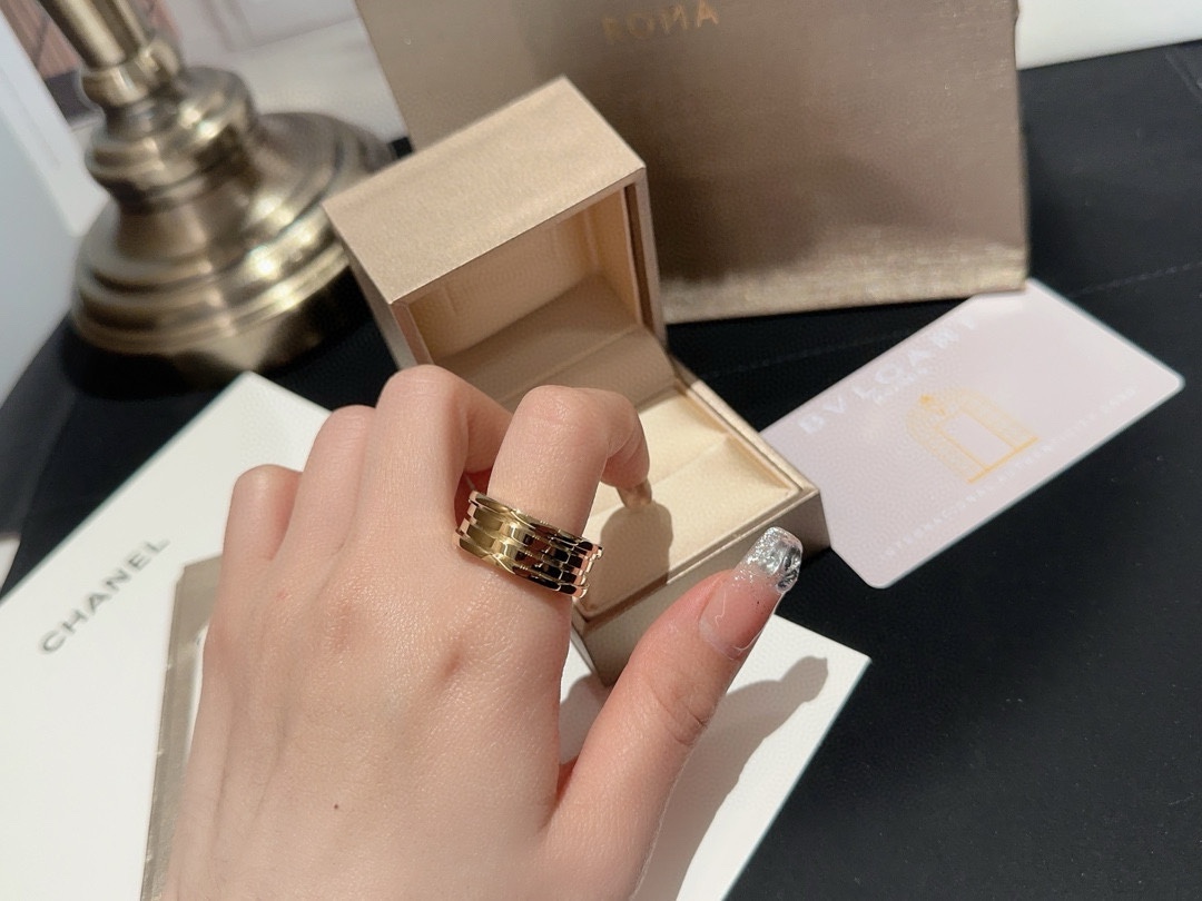NO:677905,BR# three-ring elastic ring, Baojia high-end jewelry craftsmanship, thick-plated 18k gold, casual and versatile, ring, gold, Cartier high-end jewelry19860909BR#三环弹力戒指 宝家高级珠宝工艺 厚镀18k黄金 休闲百搭,,ring,gold,卡迪亚高端饰品,Jewelry