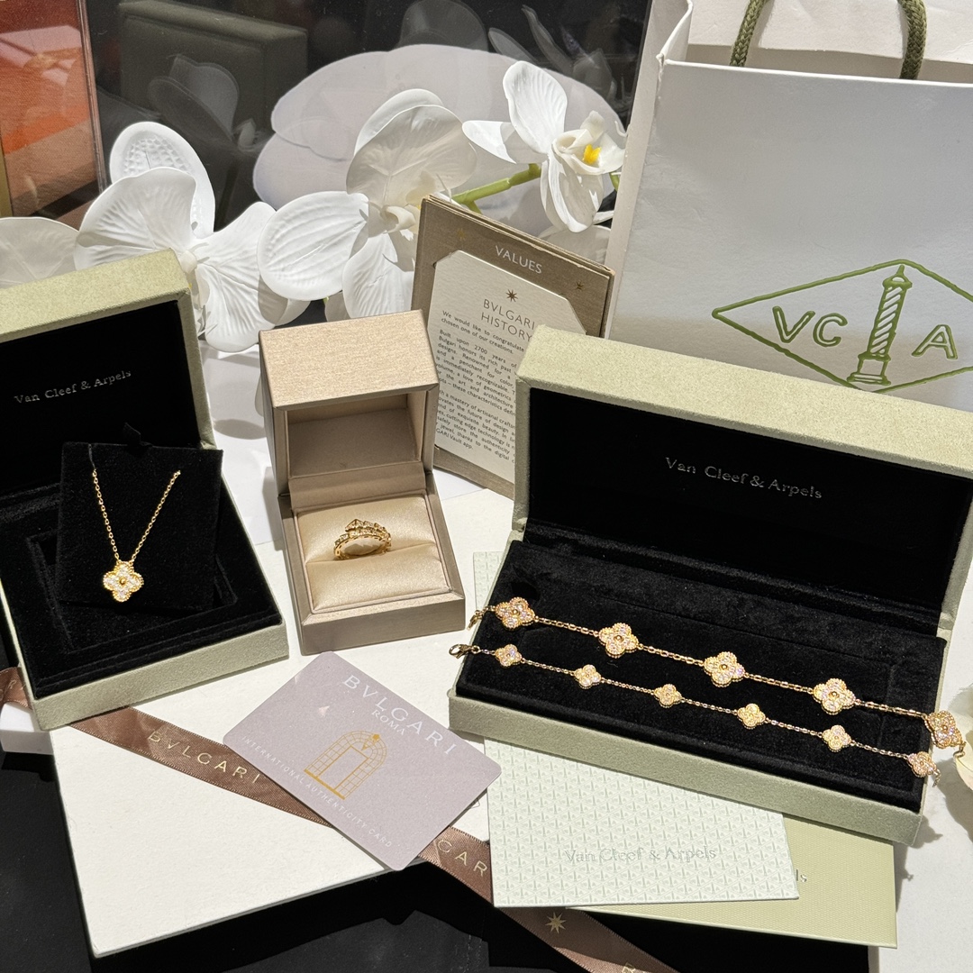 NO:703066,New Year's Eve selection, high-end jewelry series, necklace/ring/bracelet, imported zircon hand-inlaid, thick-plated 18 gold, necklace, bracelet, ring, gold, Cartier high-end jewelry19860909跨年新年甄选 高级珠宝系列 项链/戒指/手链 进口锆石手工镶嵌 厚镀18黄金,,necklace,bracelet,ring,gold,卡迪亚高端饰品,Jewelry