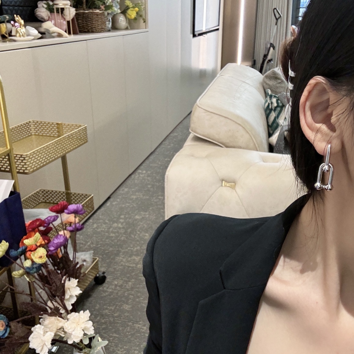 NO:631297,T's chain ring light gold earrings are the star's favorite HardWear, the real thing is super textured, full of European and American style, avant-garde and bold to try, limited time special offer 88230,, earrings, Cardia high-end jewelry19860909T家链环光金耳环 明星最爱款 HardWear 实物超有质感 欧美范十足 前卫大胆尝试,限时特惠88230,,earrings,卡迪亚高端饰品,Jewelry