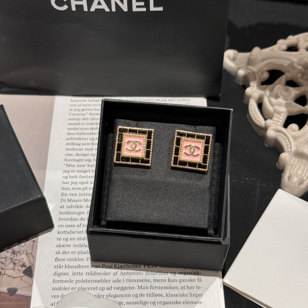 Chanel Bien
 Joyas Pendiente