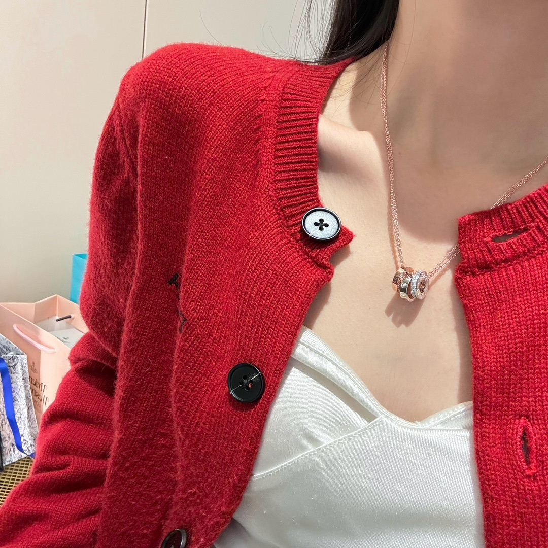 NO:631389,Cartier #LOVE three-ring double-chain diamond necklace Cartier Cartier Love rose gold platinum 4 diamonds three-ring two-color double chain exquisite and smart rose gold and platinum collision thick 18k gold plated, limited time special offer 88260,,cartier,cartier,necklace,Cartier high-end jewelry19860909卡家#LOVE三环双链钻石项链 Cartier卡地亚 Love玫瑰金白金4钻三环双色 双链条精致灵动玫瑰金与白金碰撞 厚镀18k金,限时特惠88260,,cartier,cartier,necklace,卡迪亚高端饰品,Jewelry