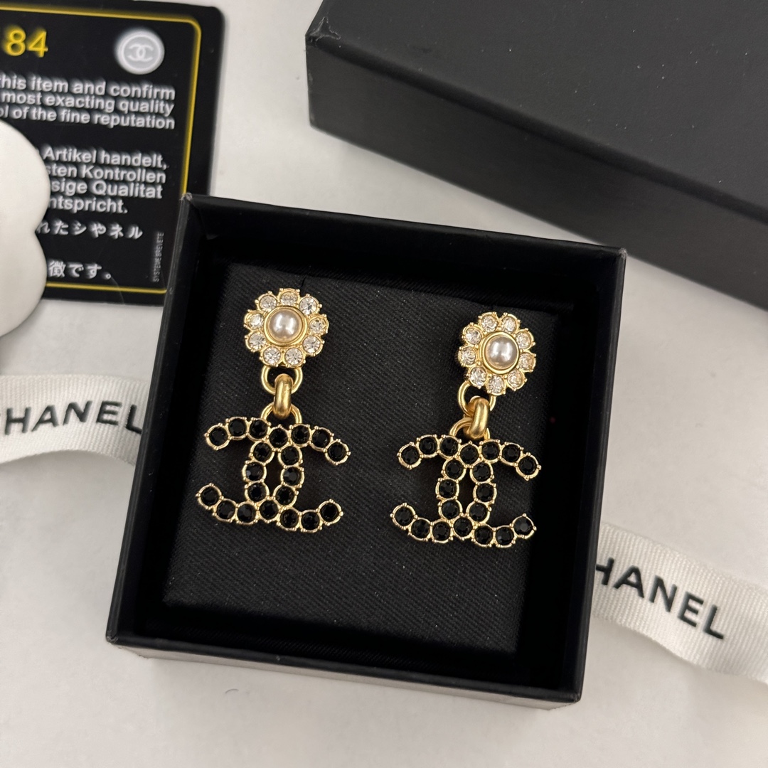 Chanel Jewelry Earring Black