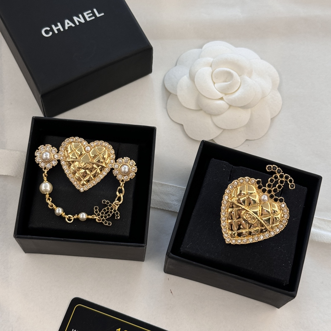 Chanel Jewelry Brooch Black