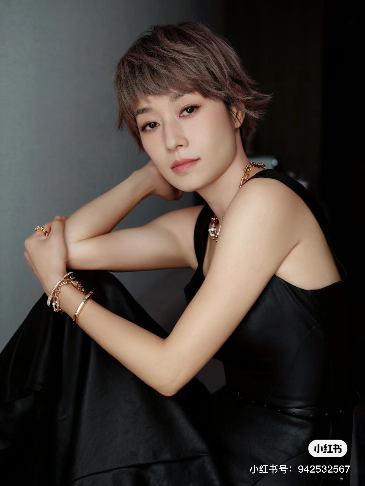 NO:703068,The exclusive first release of Tiffany Lock series, TH071#Lock Love Light Gold Bracelet. Simple platinum, fashionable, versatile and stress-free. It means that the heart has the '' attribute. Wear it by men and women #18#20,,bracelet,Cardia high-end jewelry19860909Tiffany Lock 系列独家首发 TH071#锁情光金手镯 简约白金时尚百搭无压力 寓意心有“”属 男女佩戴 #18#20,,bracelet,卡迪亚高端饰品,Jewelry