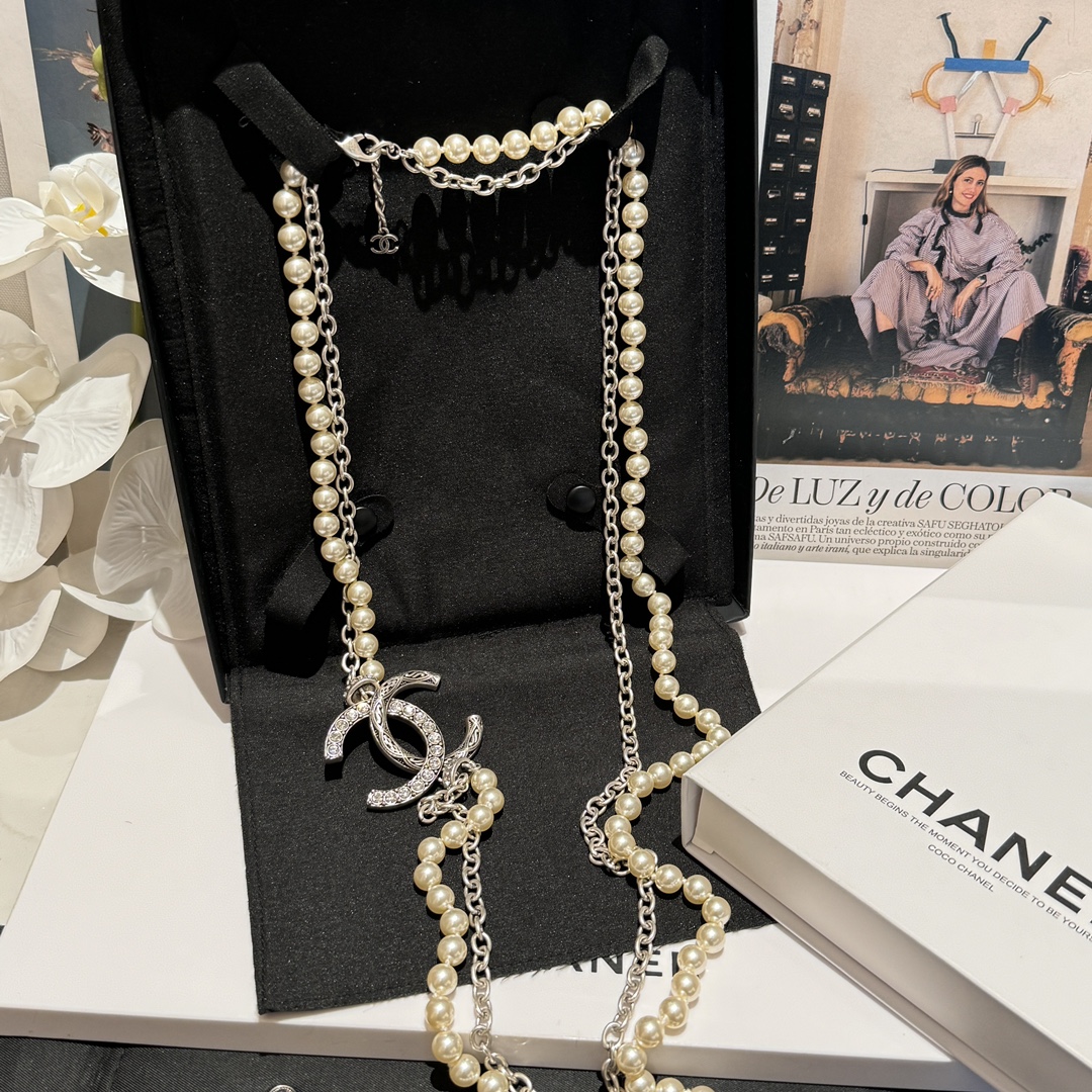 Chanel Sieraden Kettingen&hangers Zwart Zilver Met diamanten gezet Zomercollectie Fashion