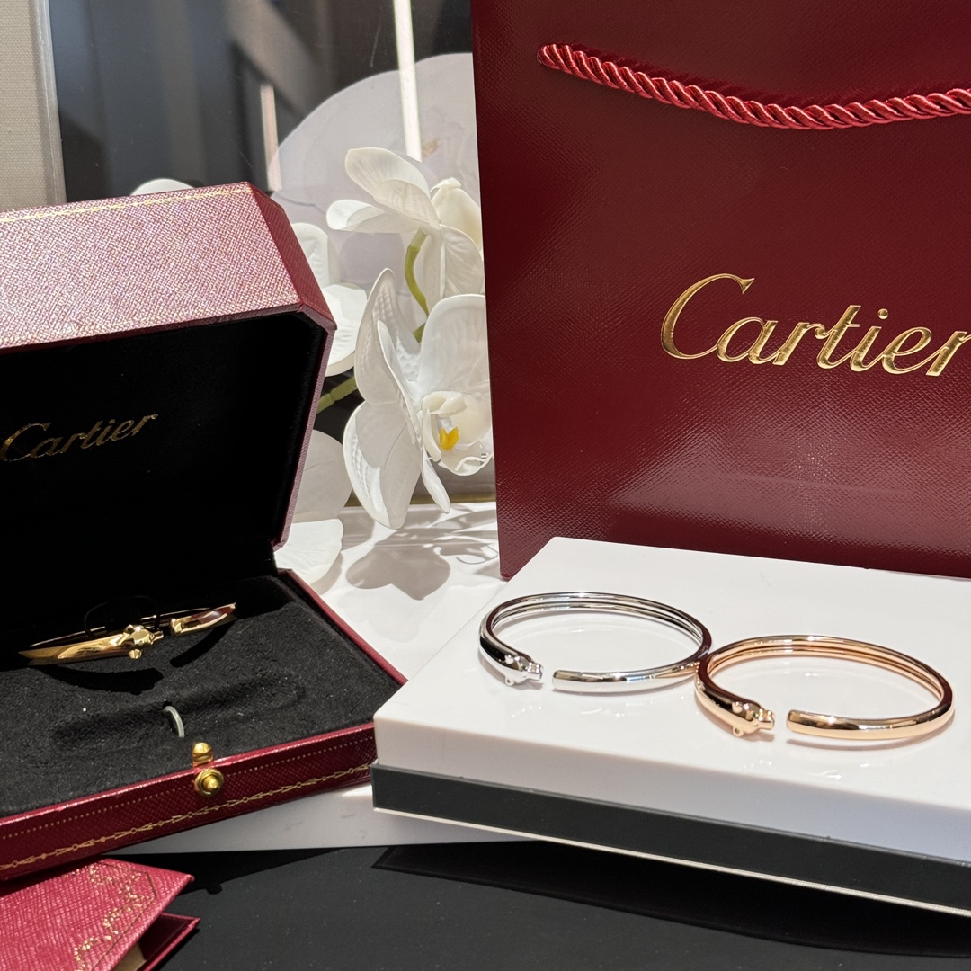 NO:632034,Chinese Valentine's Day gift RH033# light gold leopard head mini bracelet, real shot of Kajia leopard head series, hand-inlaid with imported zircon, thickly plated with 18k gold, full of texture, 88360,,bracelet,Cardia high-end jewelry19860909七夕礼物 RH033#光金豹头迷你手镯 实拍卡家豹子头系列 采用进口锆石手工镶嵌 厚镀18k金 质感满满,88360,,bracelet,卡迪亚高端饰品,Jewelry