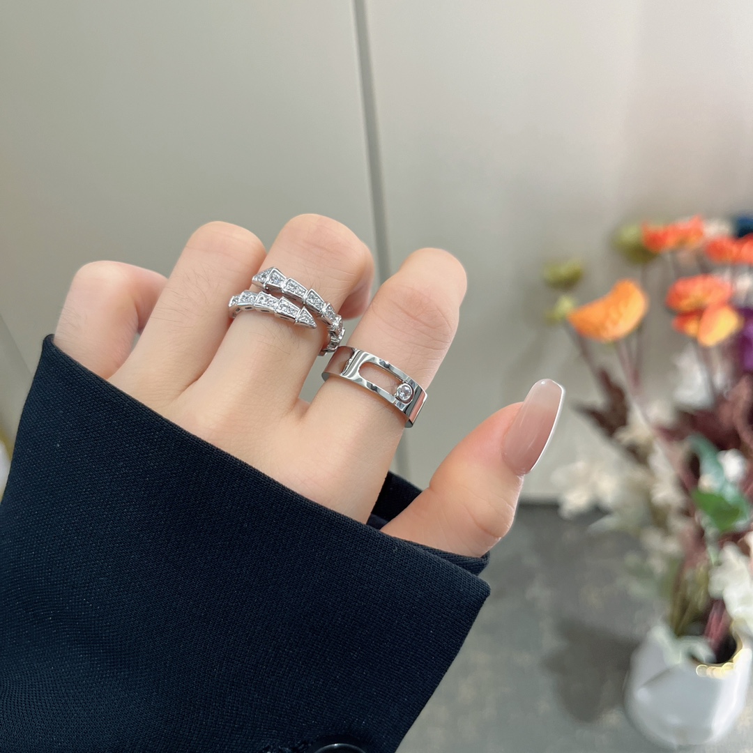 NO:677766,XR# Smart Solitaire Wide Version Messika Classic Slide Set Diamond is Generous and Hard to Collide. Both men and women’s rings with diamonds can slide. It represents unfettered love. The style is novel, unique, fashionable and versatile. Ring, Cartier high-end jewelry19860909XR#灵动单钻宽版戒指 Messika 经典滑轨镶钻石大方不易撞款 男女戒钻石都可以滑动 代表不被束缚的爱意 款式新颖独特时尚百搭,,ring,卡迪亚高端饰品,Jewelry