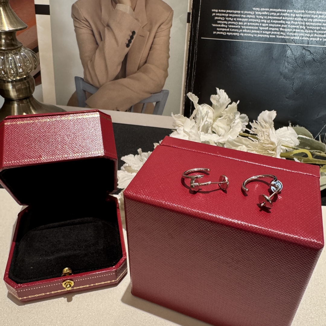 NO:677875,ZE181 Small nail polished gold earrings# Exquisite and elegant, stylish and stylish, same style for men and women, bold and modern, instantly perfect your temperament, thick gold plated with 18k white gold, Cartier high-end jewelry19860909ZE181 小号钉子光金耳钉# 精致秀气 个性时尚 男女同款 大胆而现代 瞬间将气质至满格 厚金镀18k白金,,卡迪亚高端饰品,Jewelry