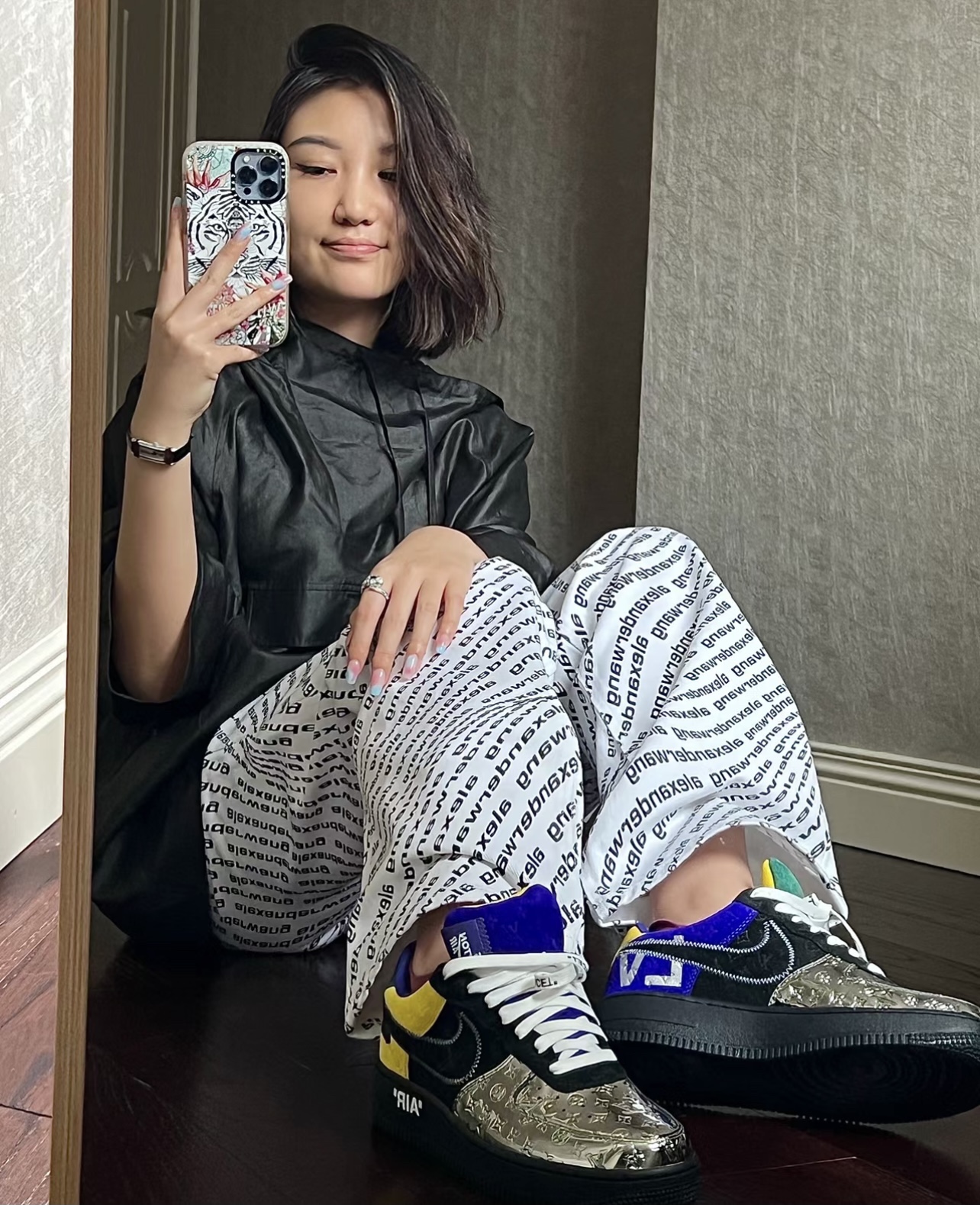 Louis Vuitton x Nike Air Force1Low 空军重磅联名 至今巅峰之作 男女款24个配色 大脚福利男鞋最大48.5 广州大厂生产 原版完美楦型 品控胜过市面 TPU大底材料 独家底磨 质感媲美…