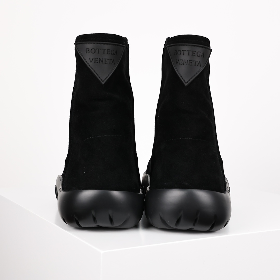 BV2023最新款雪地靴BottegaVeneta葆蝶家最新款舒适保暖度极高内里:进口羊卷毛鞋面:进口高