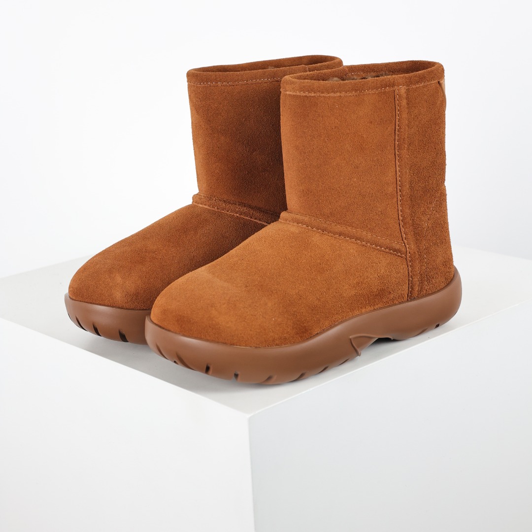 D9 Bottega Venet 全新升级 新款圆头简易雪地靴毛毛短靴