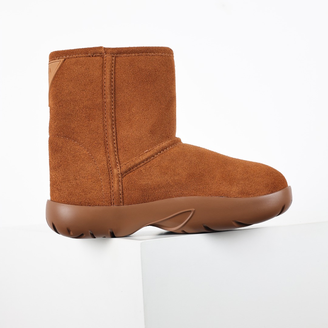 D9 Bottega Venet 全新升级 新款圆头简易雪地靴毛毛短靴