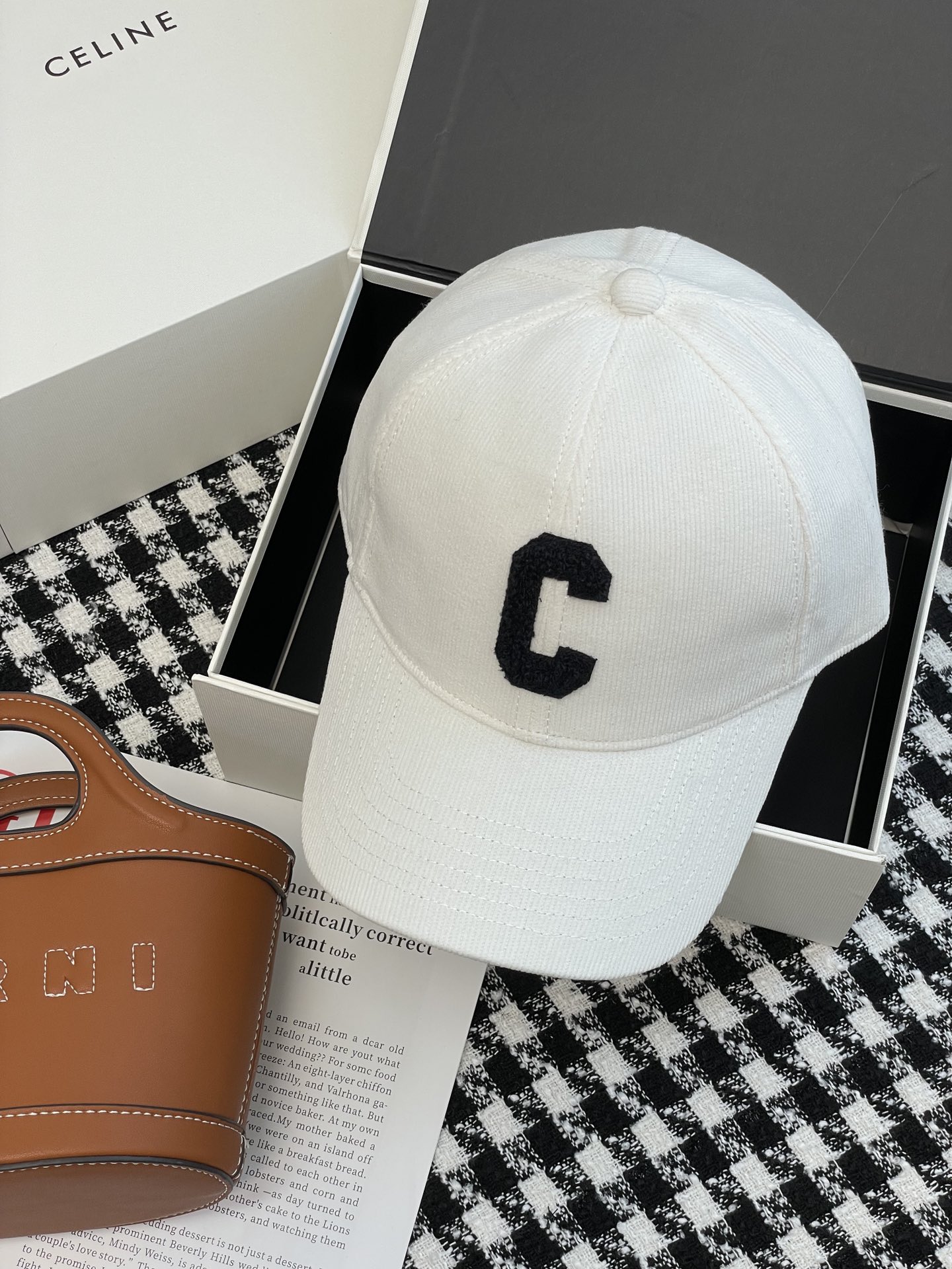 Celine Meilleur
 Chapeaux Casquette De Baseball Broderie de fleurs Velours côtelé Collection automne – hiver Vintage Peu importe