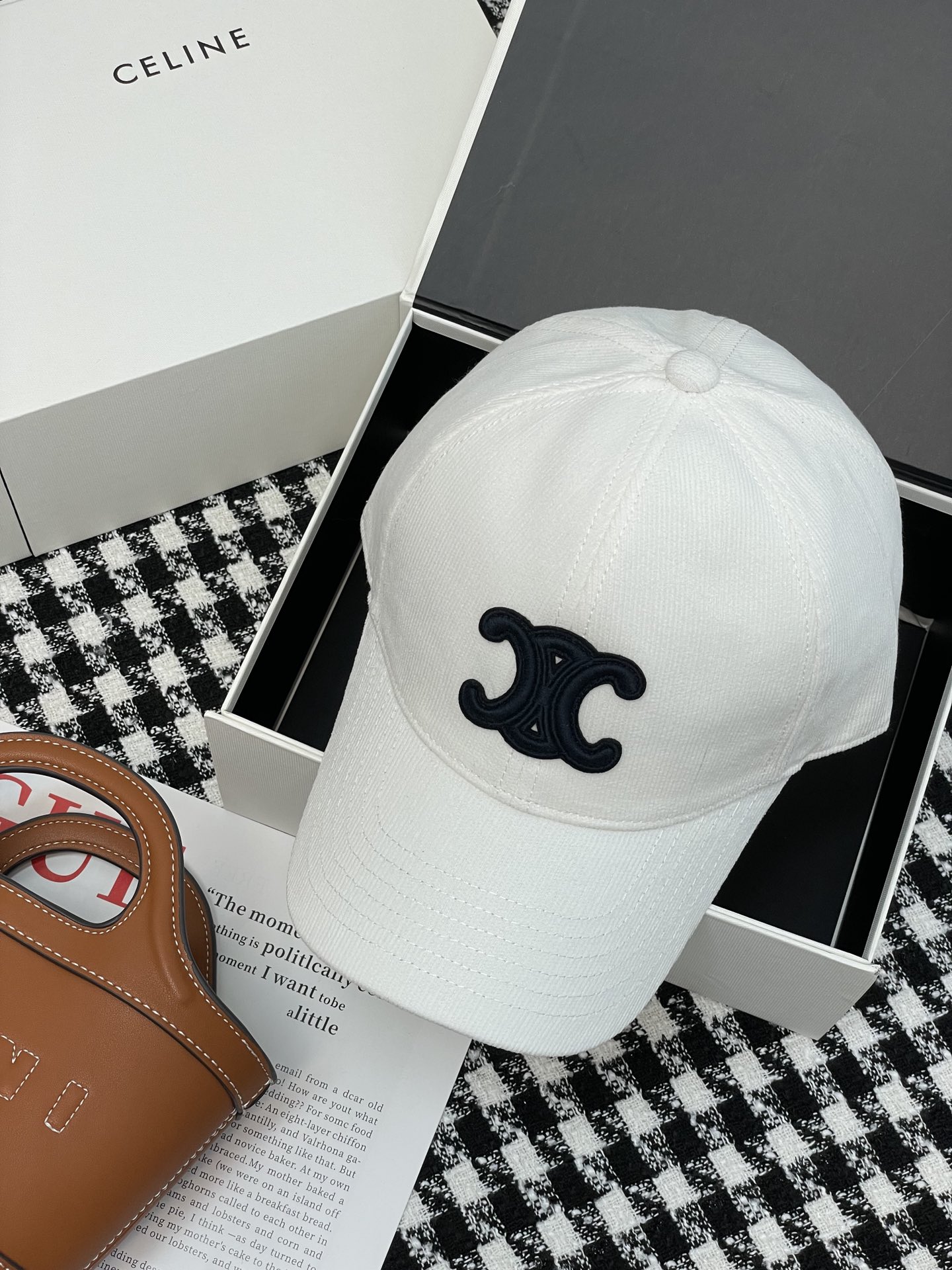 Celine Chapeaux Casquette De Baseball Broderie de fleurs Velours côtelé Collection automne – hiver Vintage Peu importe