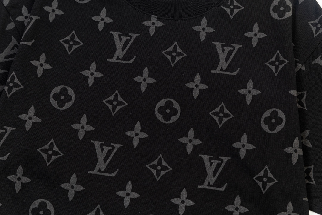 LouisVuitton/路易威登25ss发泡暗纹满印短袖