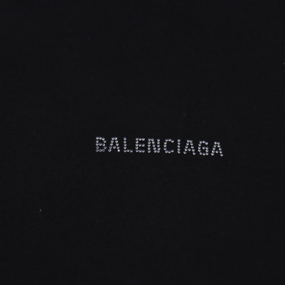 Balenciaga/巴黎世家 25ss前后水钻LOGO短袖黑色 灰白-Chinese UA Cheap High Quatity Brand Clothes Bags handbags Sneakers wholesale wholesaler seller from China Factory suppliers Fashion Clothing Shoes best Quality Beautiful Price Balenciaga/巴黎世家 25ss前后水钻LOGO短袖黑色 灰白