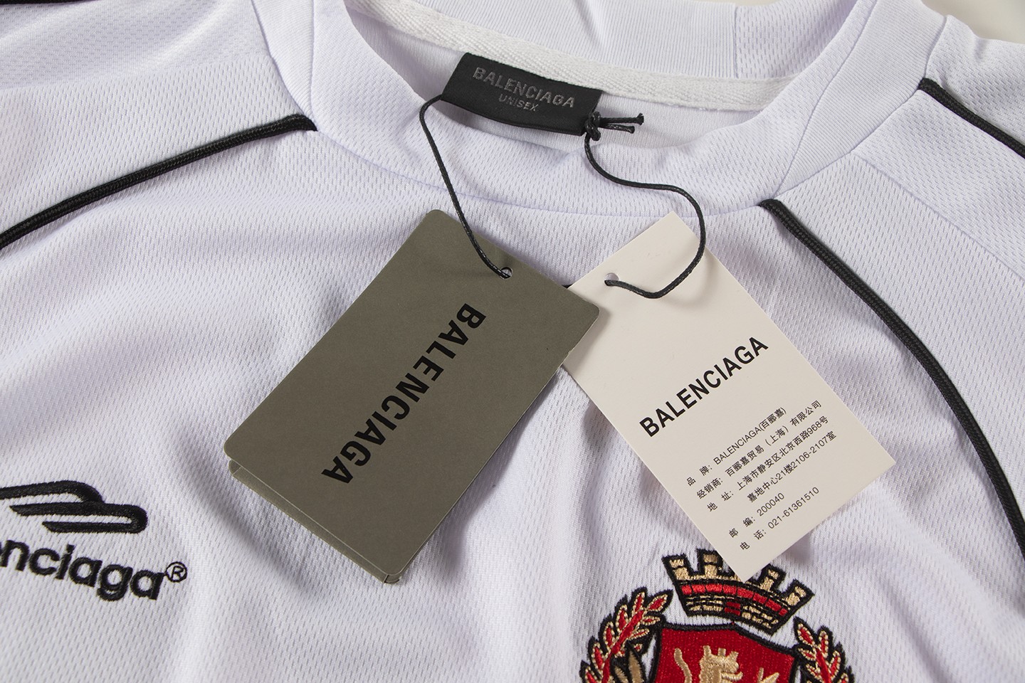 Balenciaga/巴黎世家24SS绣花曼联球衣短袖-Chinese UA Cheap High Quatity Brand Clothes Bags handbags Sneakers wholesale wholesaler seller from China Factory suppliers Fashion Clothing Shoes best Quality Beautiful Price Balenciaga/巴黎世家24SS绣花曼联球衣短袖