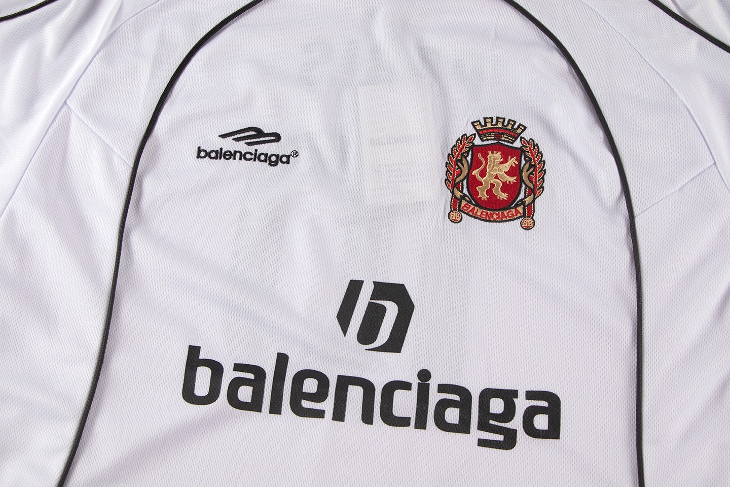 Balenciaga/巴黎世家24SS绣花曼联球衣短袖-Chinese UA Cheap High Quatity Brand Clothes Bags handbags Sneakers wholesale wholesaler seller from China Factory suppliers Fashion Clothing Shoes best Quality Beautiful Price Balenciaga/巴黎世家24SS绣花曼联球衣短袖