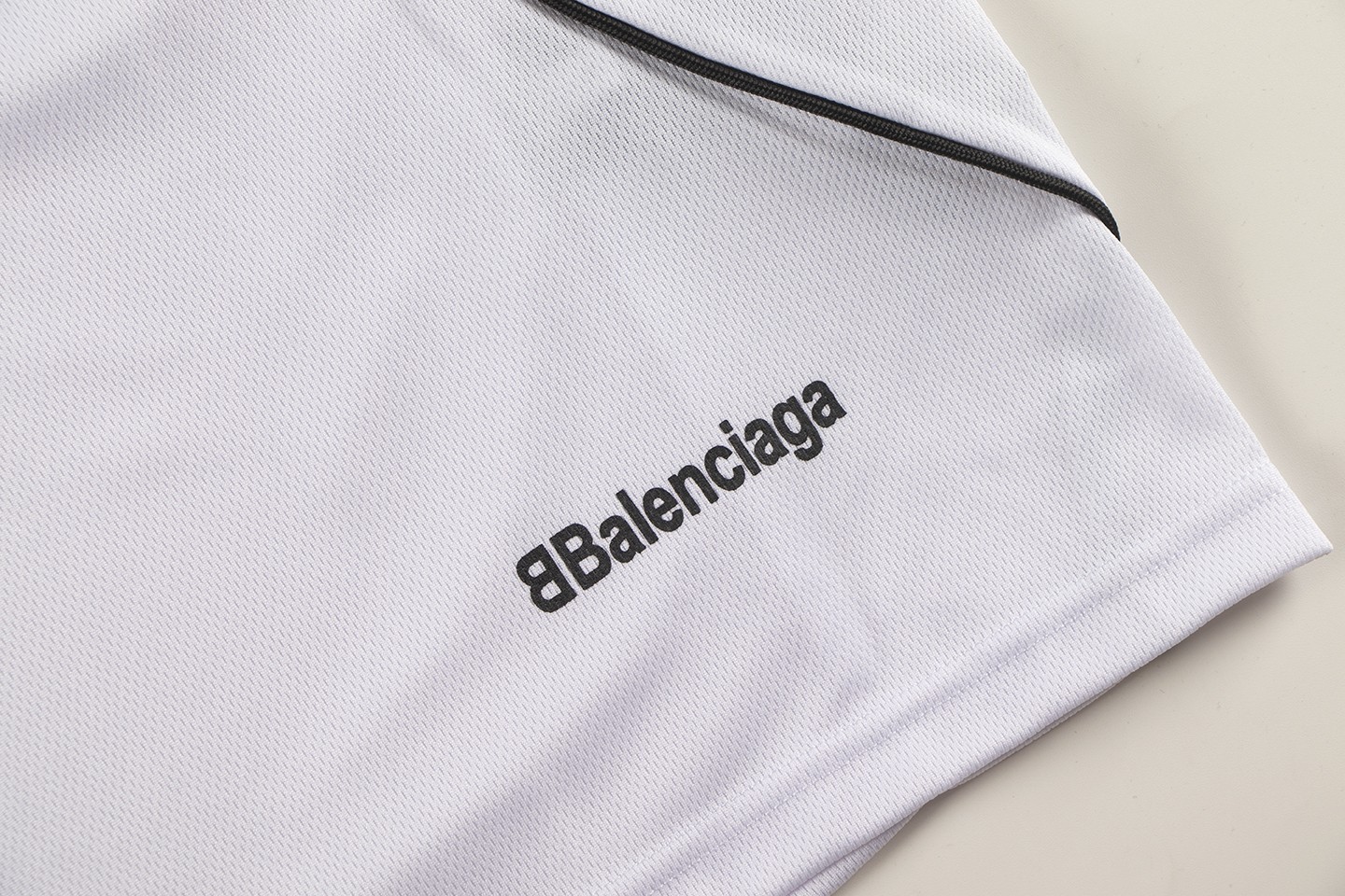 Balenciaga/巴黎世家24SS绣花曼联球衣短袖-Chinese UA Cheap High Quatity Brand Clothes Bags handbags Sneakers wholesale wholesaler seller from China Factory suppliers Fashion Clothing Shoes best Quality Beautiful Price Balenciaga/巴黎世家24SS绣花曼联球衣短袖