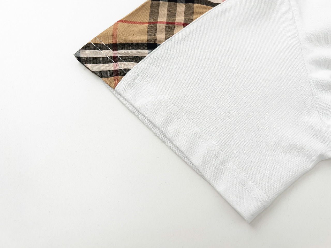 Burberry/巴宝莉 25ss 刺绣肩贴格子布短袖