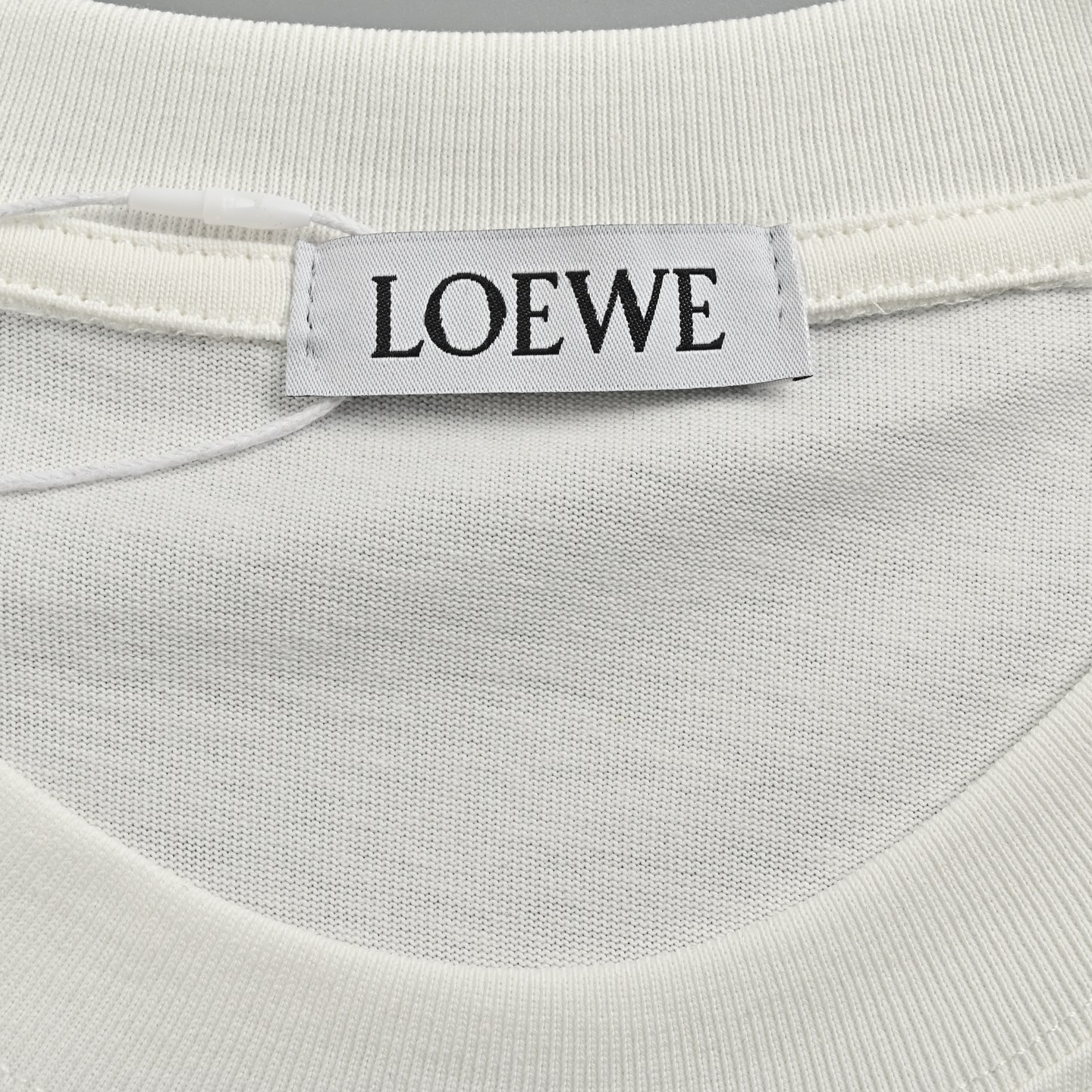 Loewe/罗意威 25ss手绘网点LOGO短袖T恤-Chinese UA Cheap High Quatity Brand Clothes Bags handbags Sneakers wholesale wholesaler seller from China Factory suppliers Fashion Clothing Shoes best Quality Beautiful Price Loewe/罗意威 25ss手绘网点LOGO短袖T恤