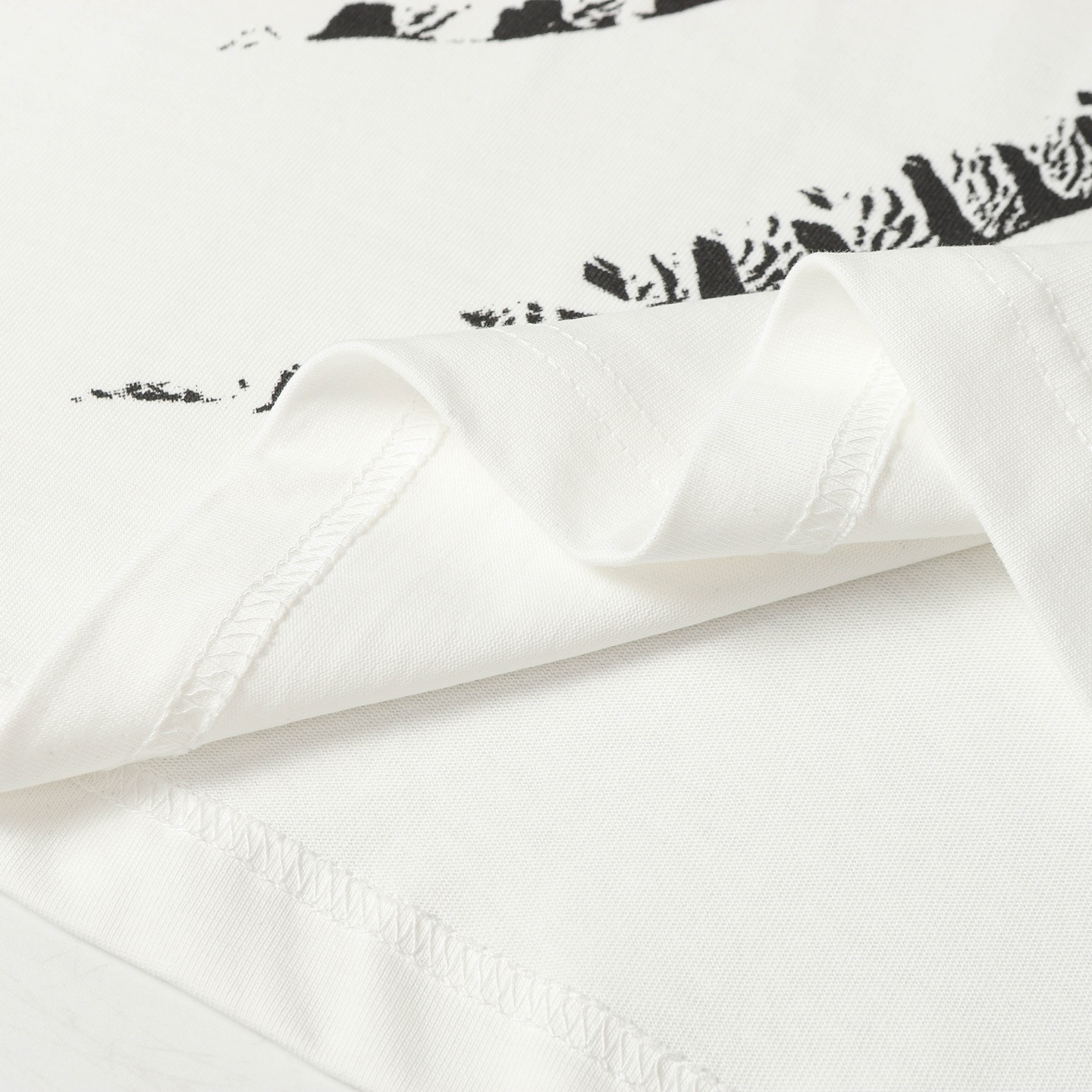 LOEWE/罗意威 25ss 羽毛印花短袖T恤 25ss最新最顶级同步经典限量版马柏全同款羽毛印花大标识 圆领短袖