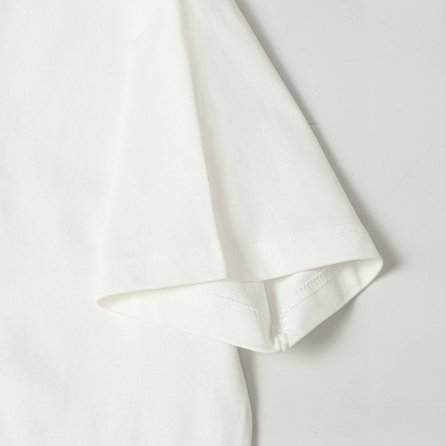 LOEWE/罗意威 25ss 羽毛印花短袖T恤 25ss最新最顶级同步经典限量版马柏全同款羽毛印花大标识 圆领短袖