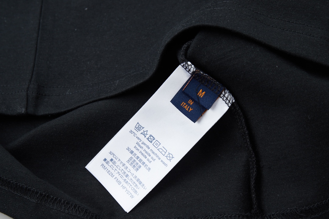 Louis Vuitton/路易威登25ss 三花刺绣短袖 -超高品质绣花贴布 白 黑-Chinese UA Cheap High Quatity Brand Clothes Bags handbags Sneakers wholesale wholesaler seller from China Factory suppliers Fashion Clothing Shoes best Quality Beautiful Price Louis Vuitton/路易威登25ss 三花刺绣短袖 -超高品质绣花贴布 白 黑