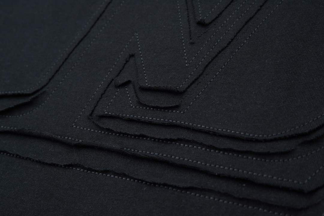 Louis Vuitton/路易威登25ss 三花刺绣短袖 -超高品质绣花贴布 白 黑-Chinese UA Cheap High Quatity Brand Clothes Bags handbags Sneakers wholesale wholesaler seller from China Factory suppliers Fashion Clothing Shoes best Quality Beautiful Price Louis Vuitton/路易威登25ss 三花刺绣短袖 -超高品质绣花贴布 白 黑