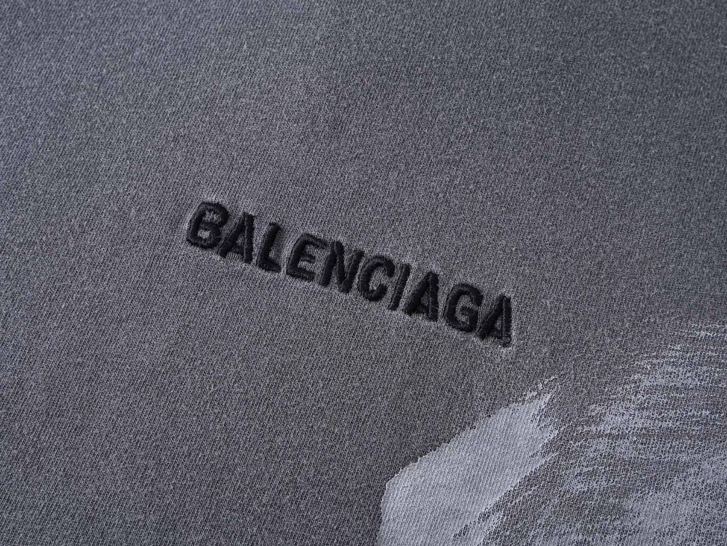 Balenciaga/巴黎世家 25ss油漆喷墨刺绣字母圆领卫衣 黑灰-Chinese UA Cheap High Quatity Brand Clothes Bags handbags Sneakers wholesale wholesaler seller from China Factory suppliers Fashion Clothing Shoes best Quality Beautiful Price Balenciaga/巴黎世家 25ss油漆喷墨刺绣字母圆领卫衣 黑灰