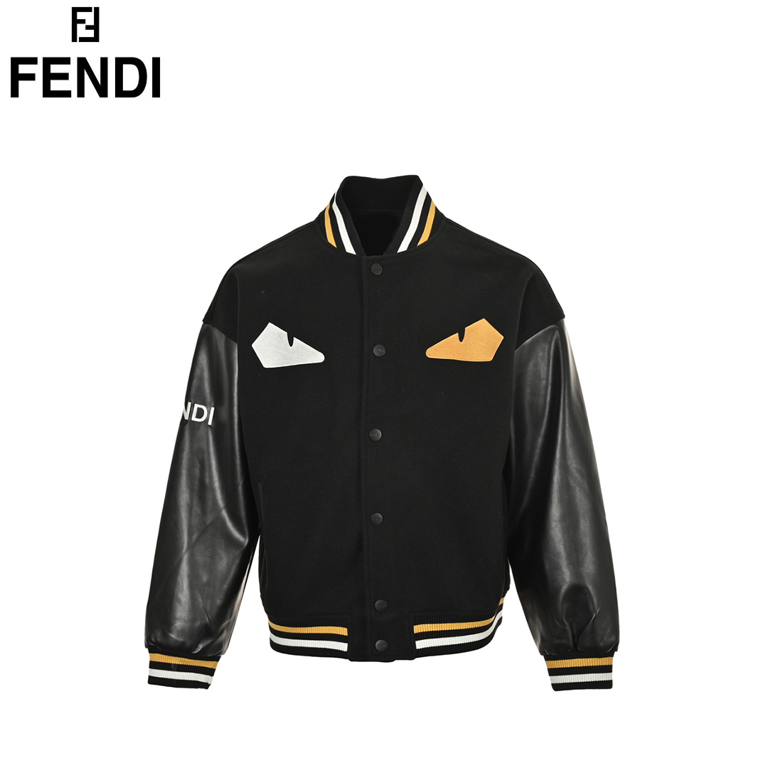Fendi/芬迪 25Fw 小怪兽眼睛棒球服外套 渠道精品 潮男潮女ZUI爱的棒球服夹克,市场各级版本都有(细节你们一定要对比),最牛X的实力品控 生产研究棒球服7个年头 细节精致.拥有它,你就是全宇宙的最靓的仔.烤漆面全平面四合扣(纽扣带LOGO),面料克重平均近900克,采用羊毛+睛纶混纺 定织定染的羊毛呢 拥有较高的色牢度.内衬是丝滑细腻的铜氨纤维材质!全新热封Framilon胶带打造的FD Roma标识,质感厚实,色泽更为均匀靓丽,棱角分明立体感十足彰显慵懒随性,年轻活力!