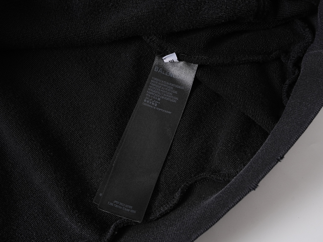 Balenciaga/巴黎世家 25Fw双色模糊印花水洗做旧卫衣 洗水黑