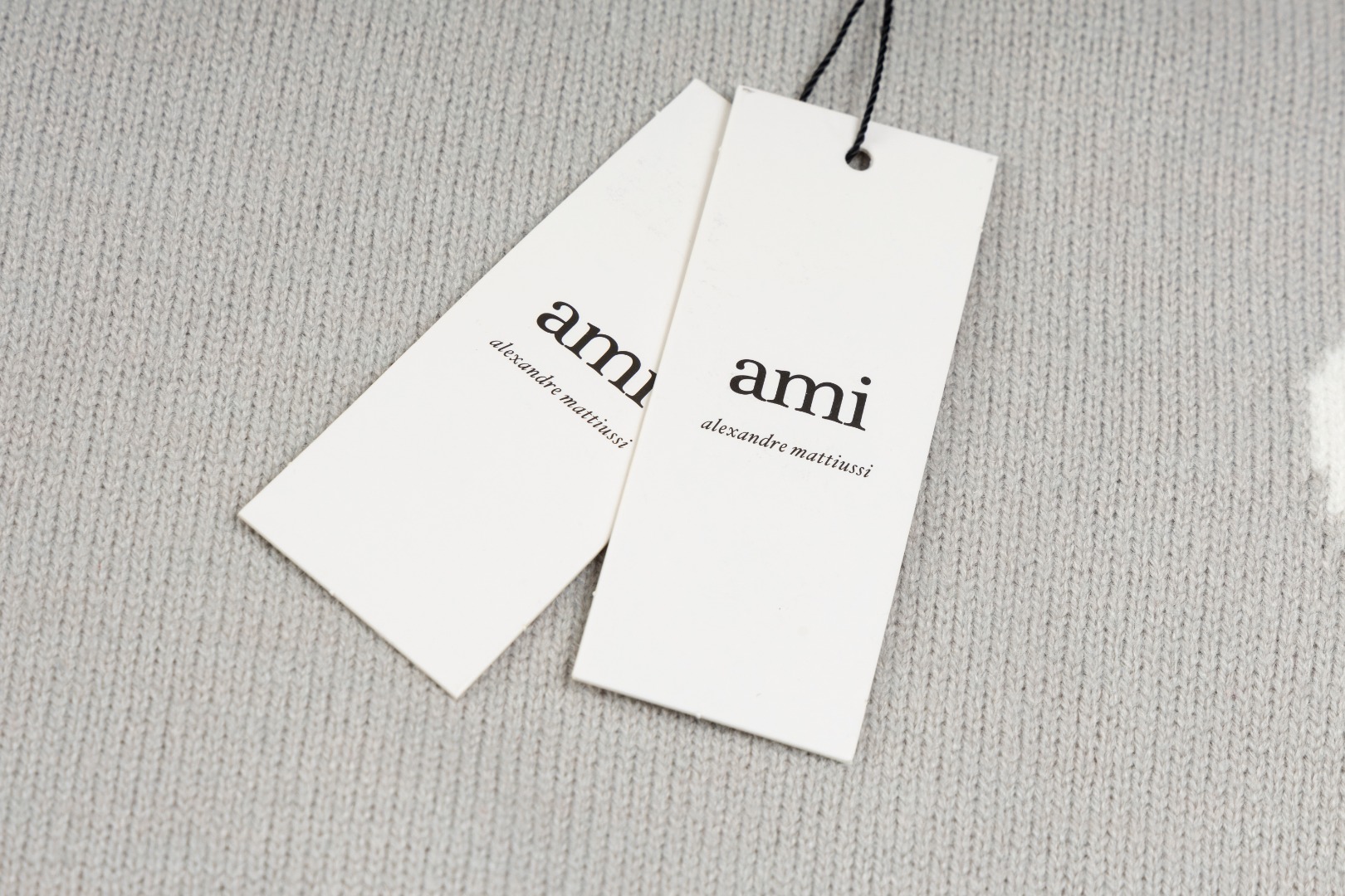 AmiParis 25Fw 经典款提花大爱心圆领毛衣