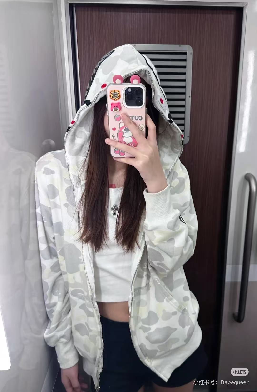 Bape美式潮牌夜光单帽鲨鱼外套拉链-Chinese UA Cheap High Quatity Brand Clothes Bags handbags Sneakers wholesale wholesaler seller from China Factory suppliers Fashion Clothing Shoes best Quality Beautiful Price Bape美式潮牌夜光单帽鲨鱼外套拉链
