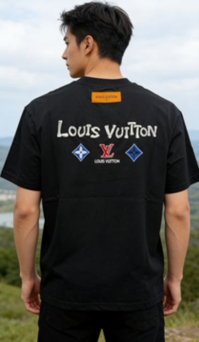 LouisVuitton 路易威登 26ss 三标刺绣圆领短袖-Chinese UA Cheap High Quatity Brand Clothes Bags handbags Sneakers wholesale wholesaler seller from China Factory suppliers Fashion Clothing Shoes best Quality Beautiful Price LouisVuitton 路易威登 26ss 三标刺绣圆领短袖
