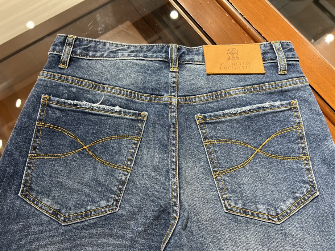 🆕新款，简约商务弹力小直筒牛仔裤，码数29 30 31 32 33 34 36 38