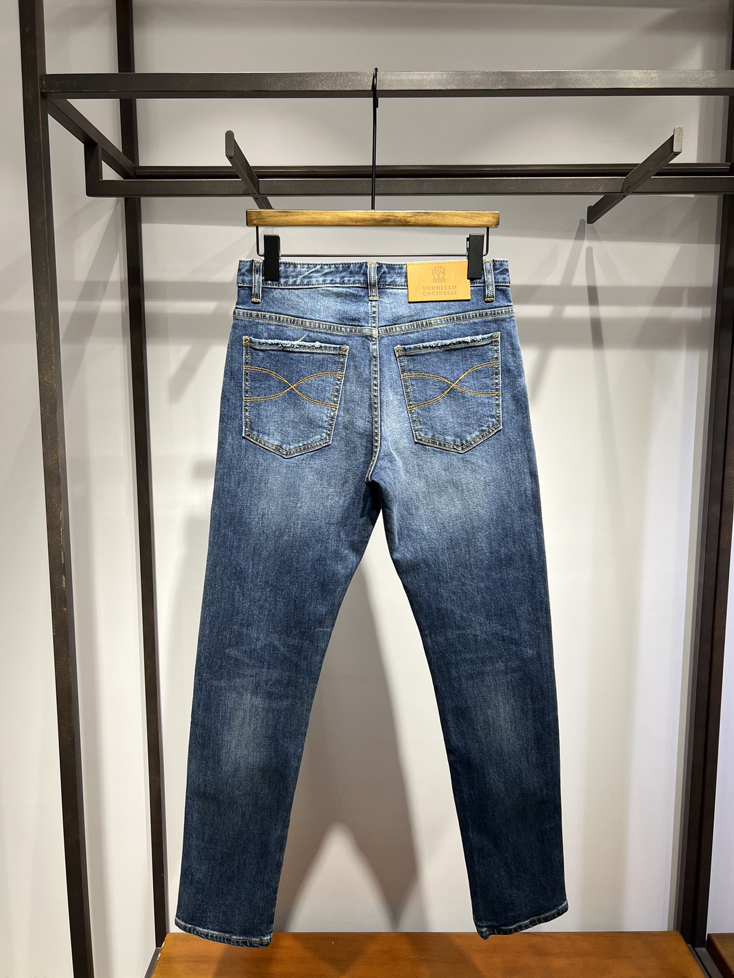 🆕新款，简约商务弹力小直筒牛仔裤，码数29 30 31 32 33 34 36 38