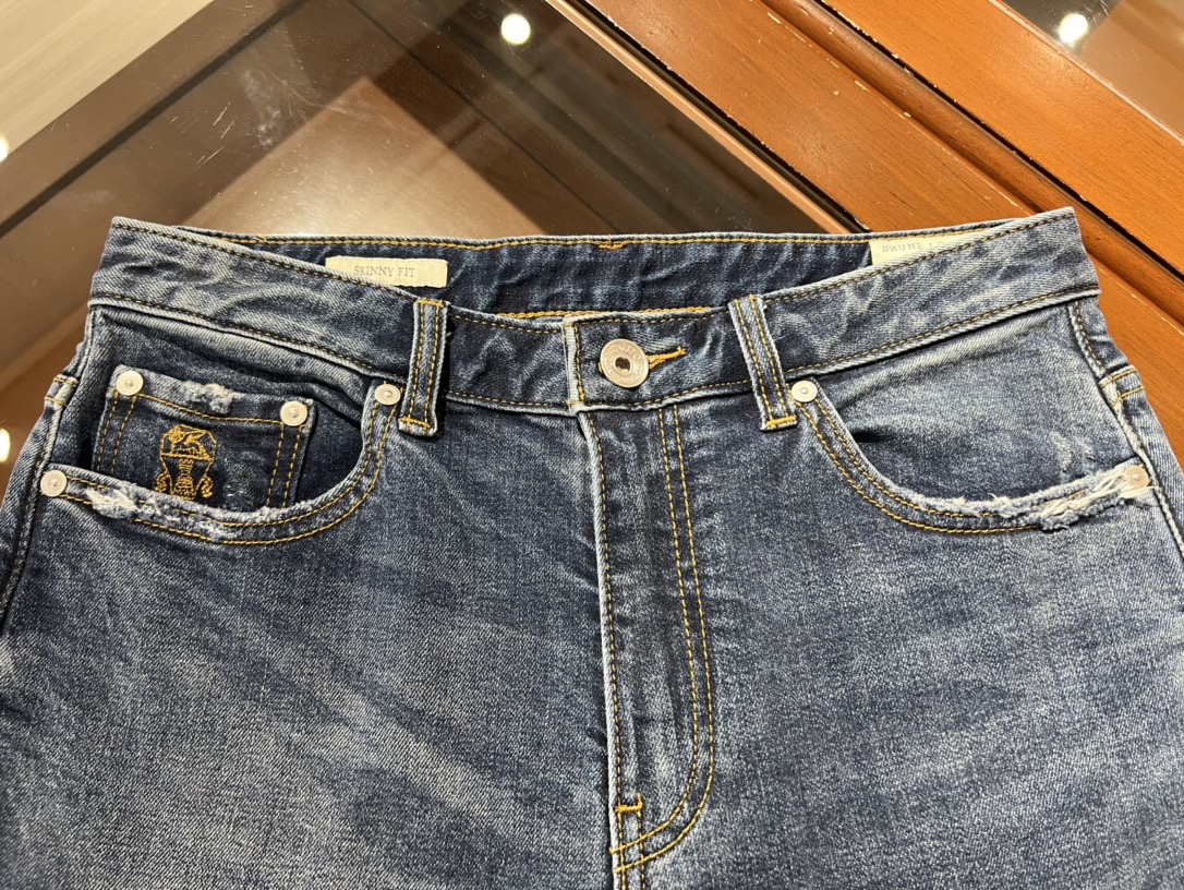 🆕新款，简约商务弹力小直筒牛仔裤，码数29 30 31 32 33 34 36 38