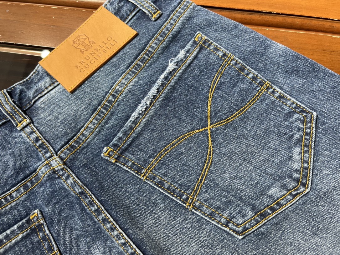 🆕新款，简约商务弹力小直筒牛仔裤，码数29 30 31 32 33 34 36 38