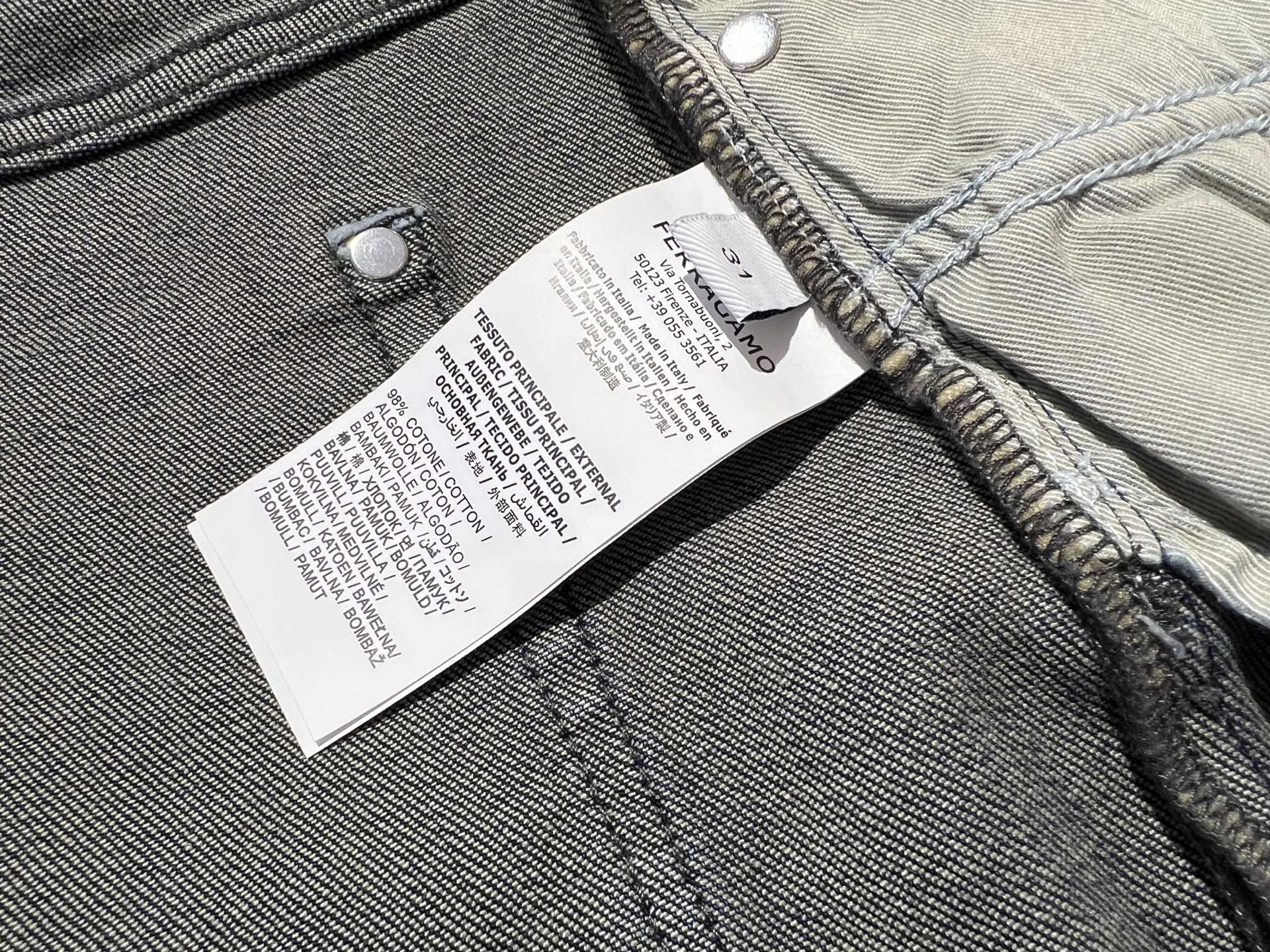 🆕新款，简约百搭时尚弹力洗水小直筒牛仔裤，码数30 31 32 33 34 36 38