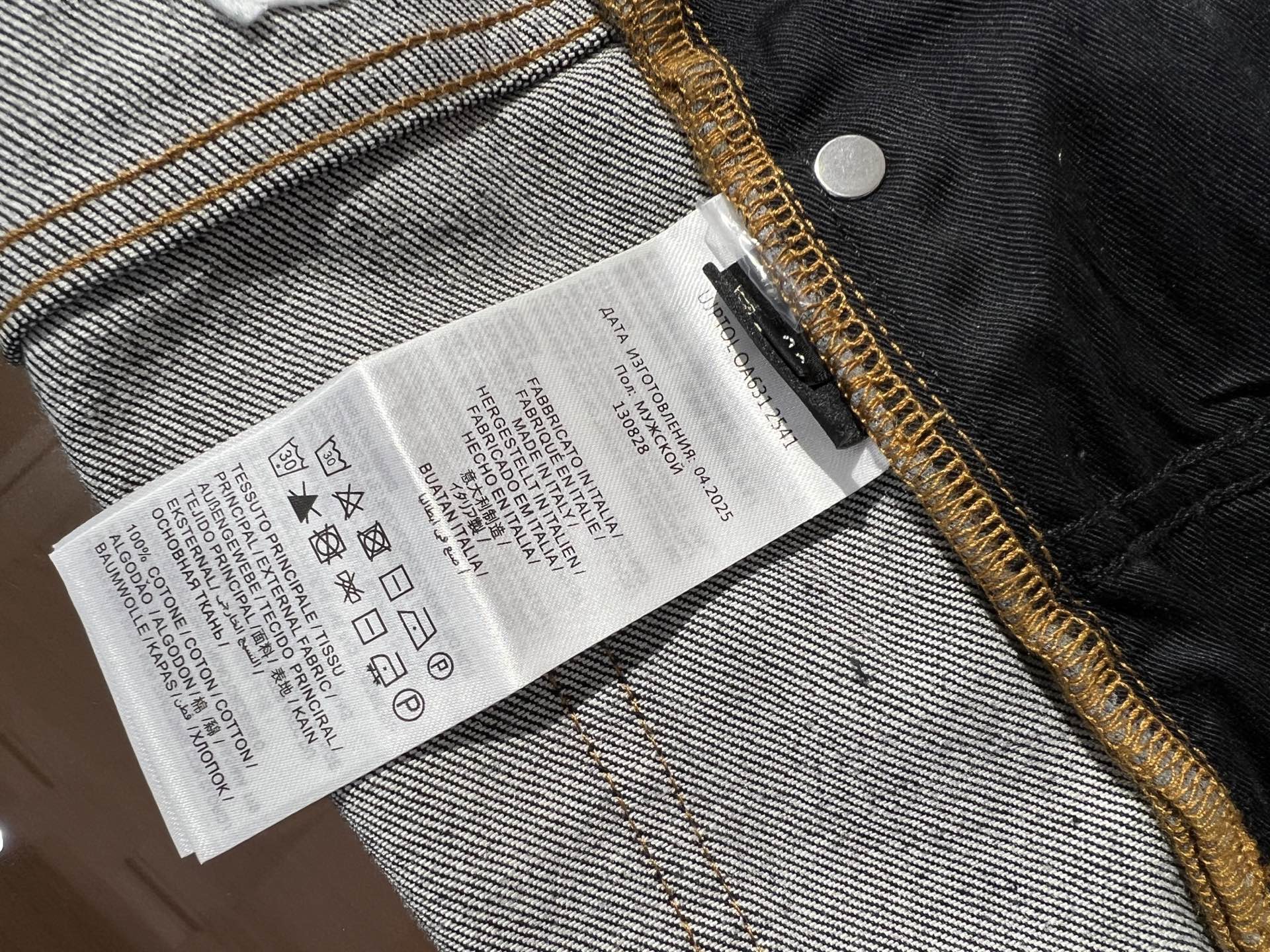 🆕新款，商务休闲小直筒洗水牛仔裤，码数30 31 32 33 34 36 38