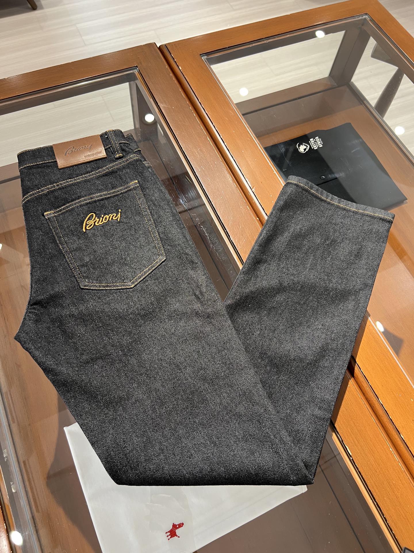 🆕新款，商务休闲小直筒洗水牛仔裤，码数30 31 32 33 34 36 38