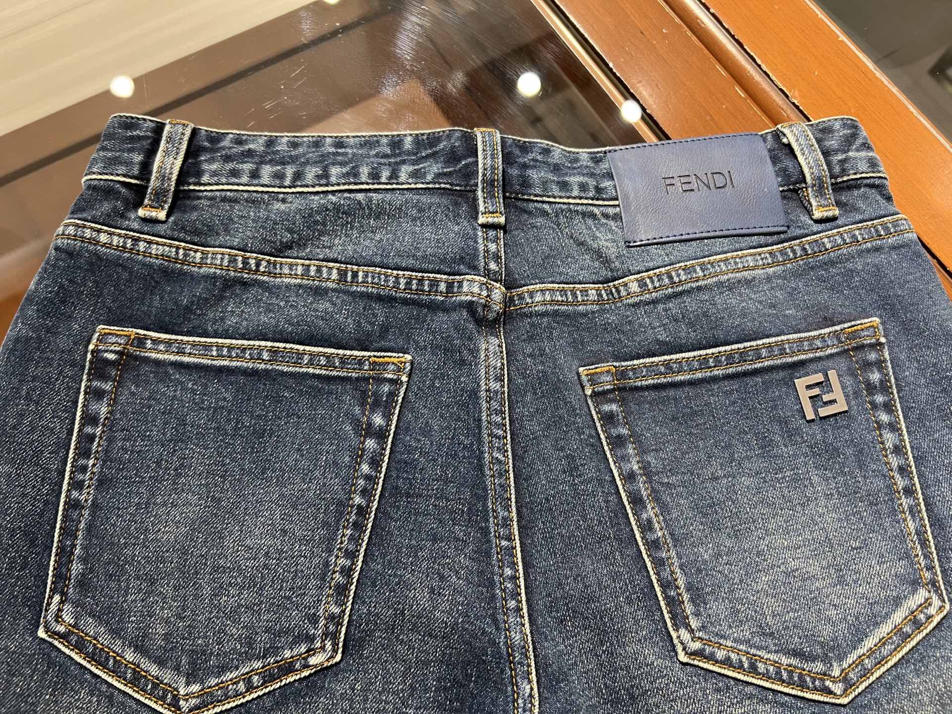 🆕新款，弹力舒适透气面料，简约百搭休闲直筒牛仔裤，码数29 30 31 32 33 34 36