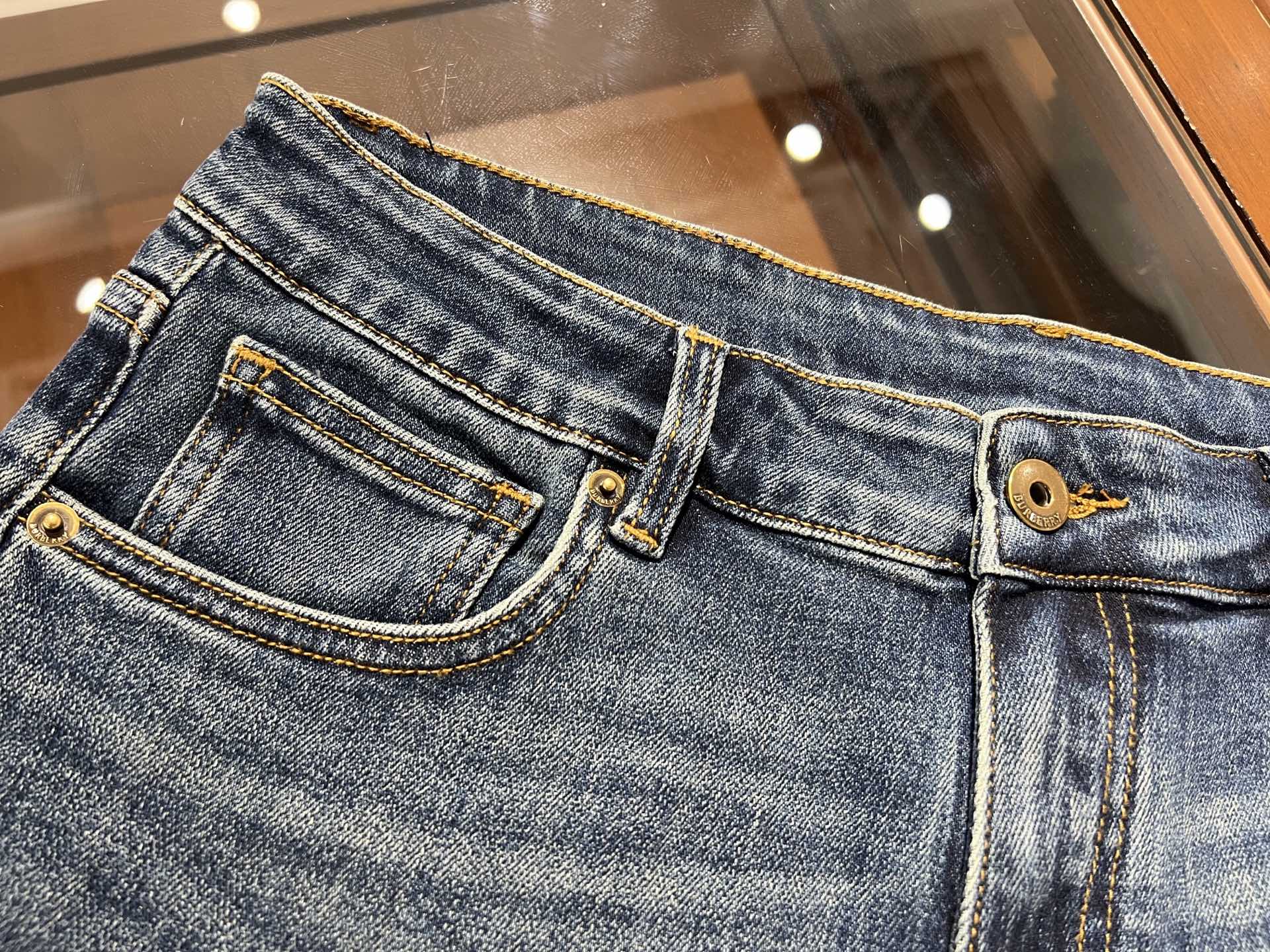 🆕新款，百搭休闲弹力直筒牛仔裤，码数29 30 31 32 33 34 36