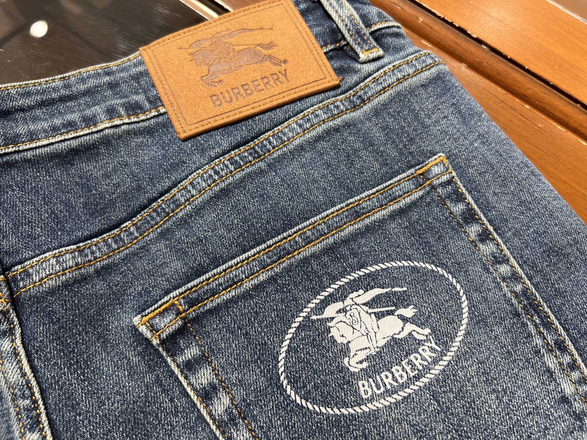 🆕新款，百搭休闲弹力直筒牛仔裤，码数29 30 31 32 33 34 36