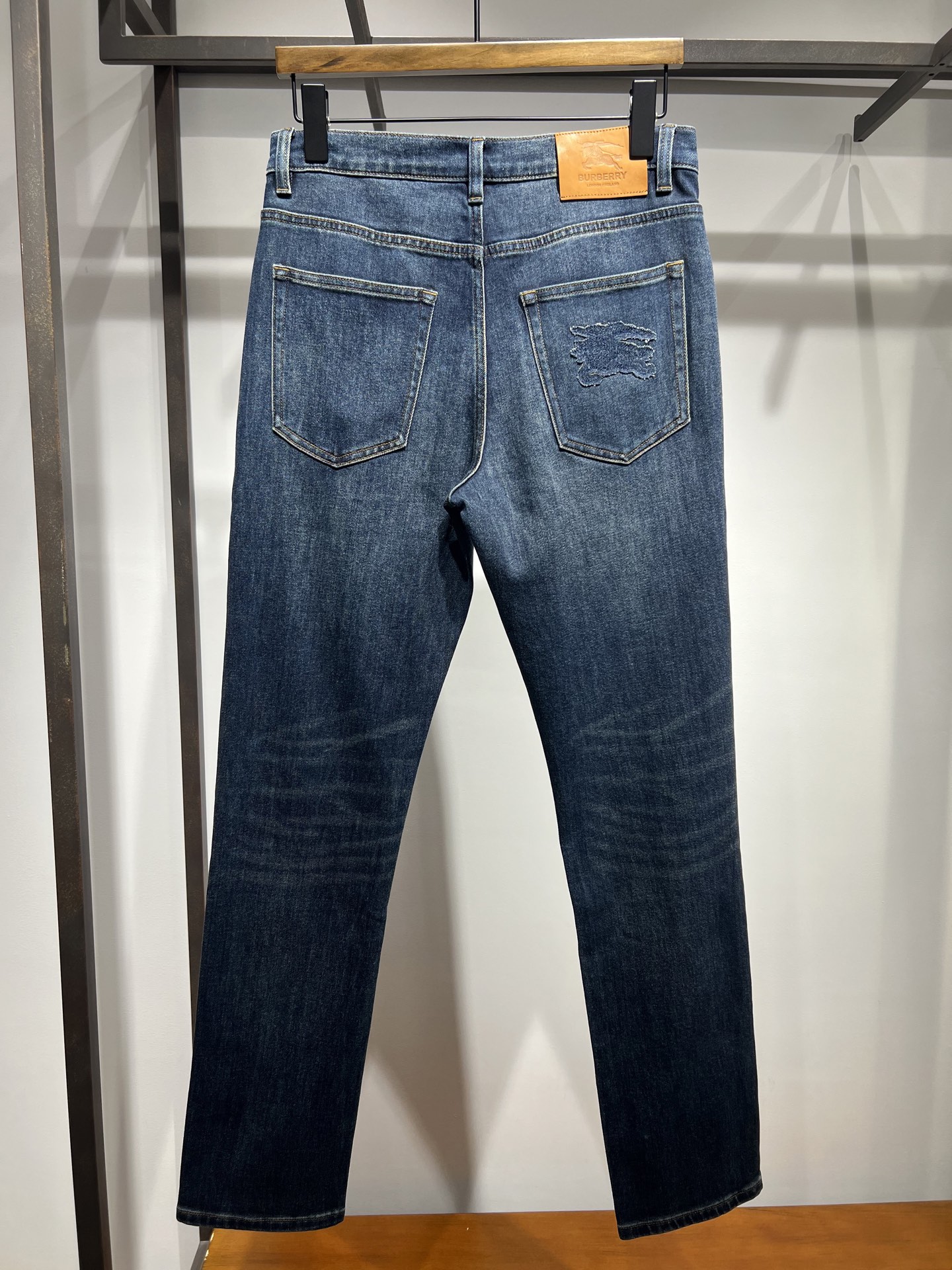 🆕新款，百搭休闲弹力小直筒牛仔裤，码数30 31 32 33 34 36 38