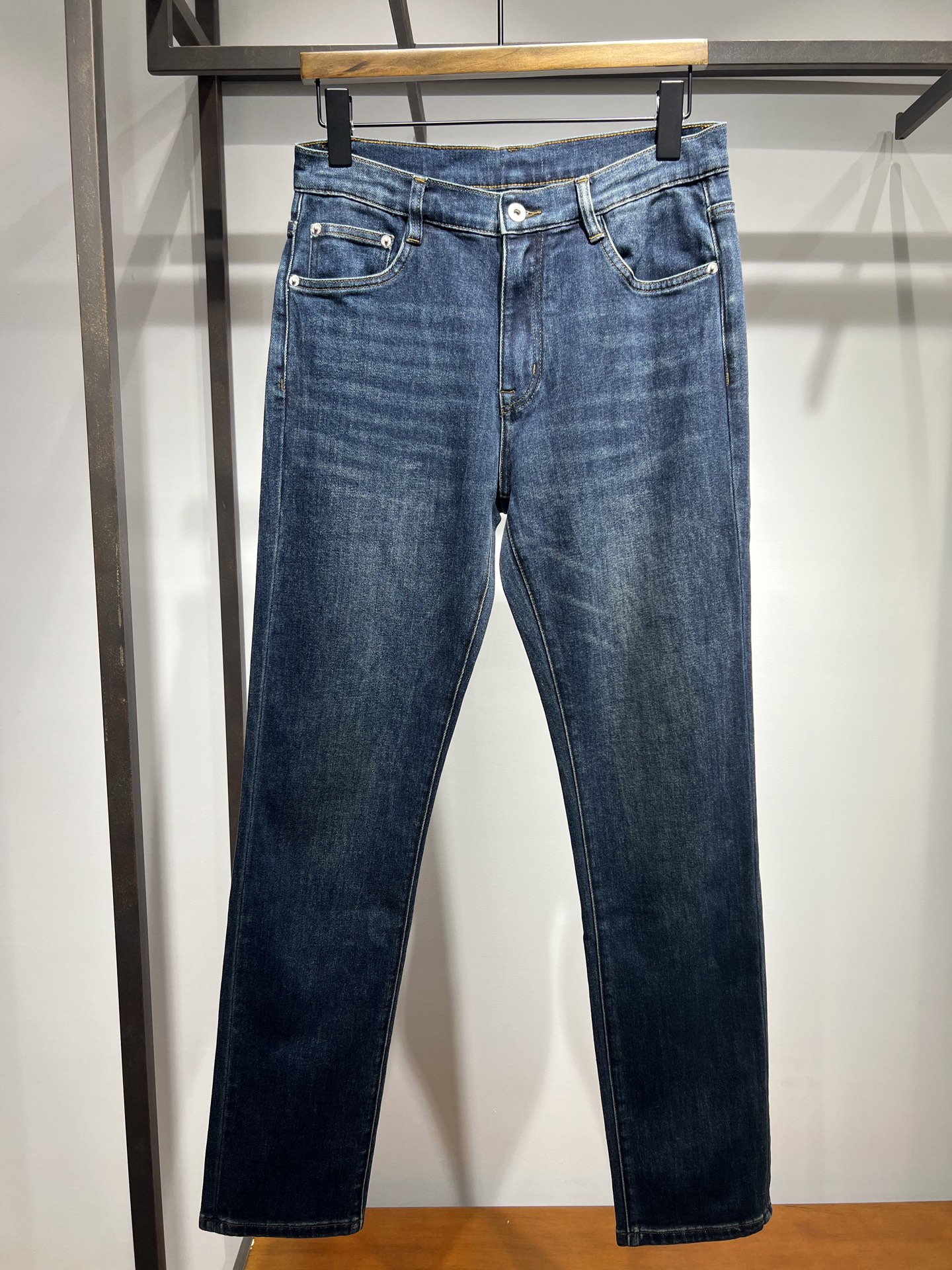 🆕新款，百搭休闲弹力小直筒牛仔裤，码数30 31 32 33 34 36 38