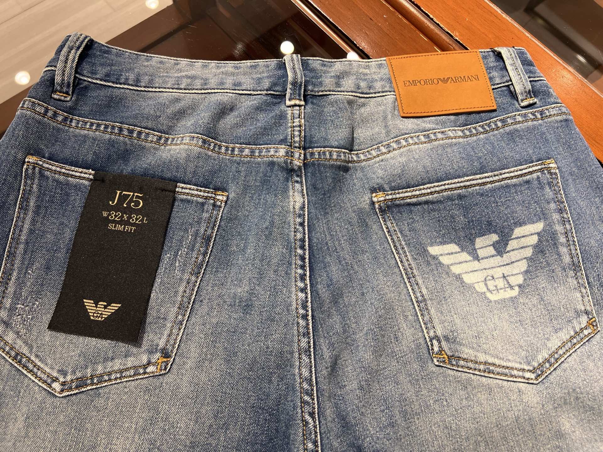 🆕新款！百搭简约常规版面料透气舒适弹力洗水牛仔裤，码数 30 31 32 33 34 36 38