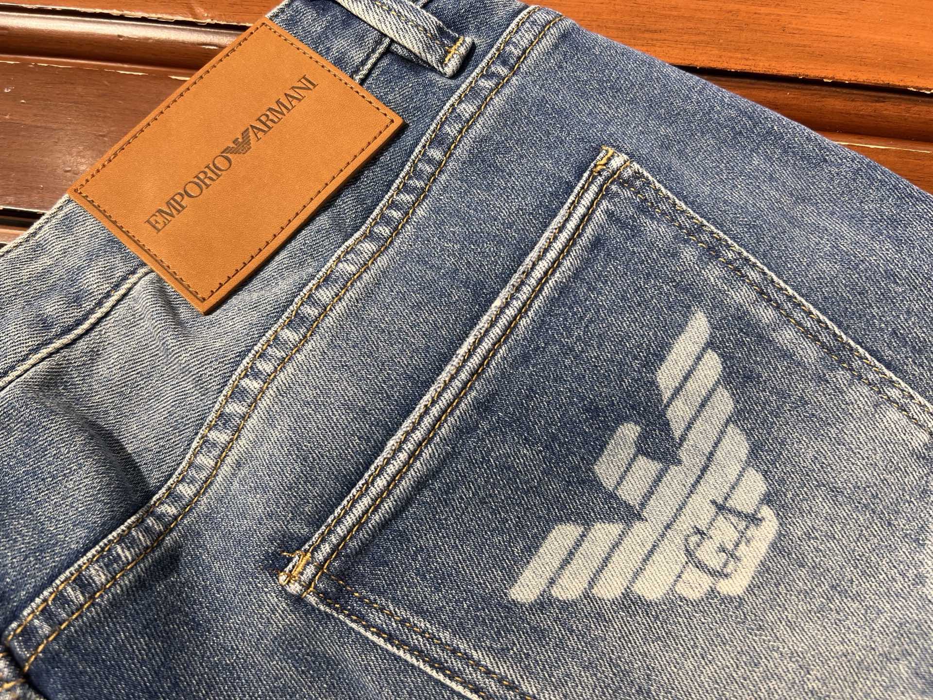 🆕新款！百搭简约常规版面料透气舒适弹力洗水牛仔裤，码数 30 31 32 33 34 36 38